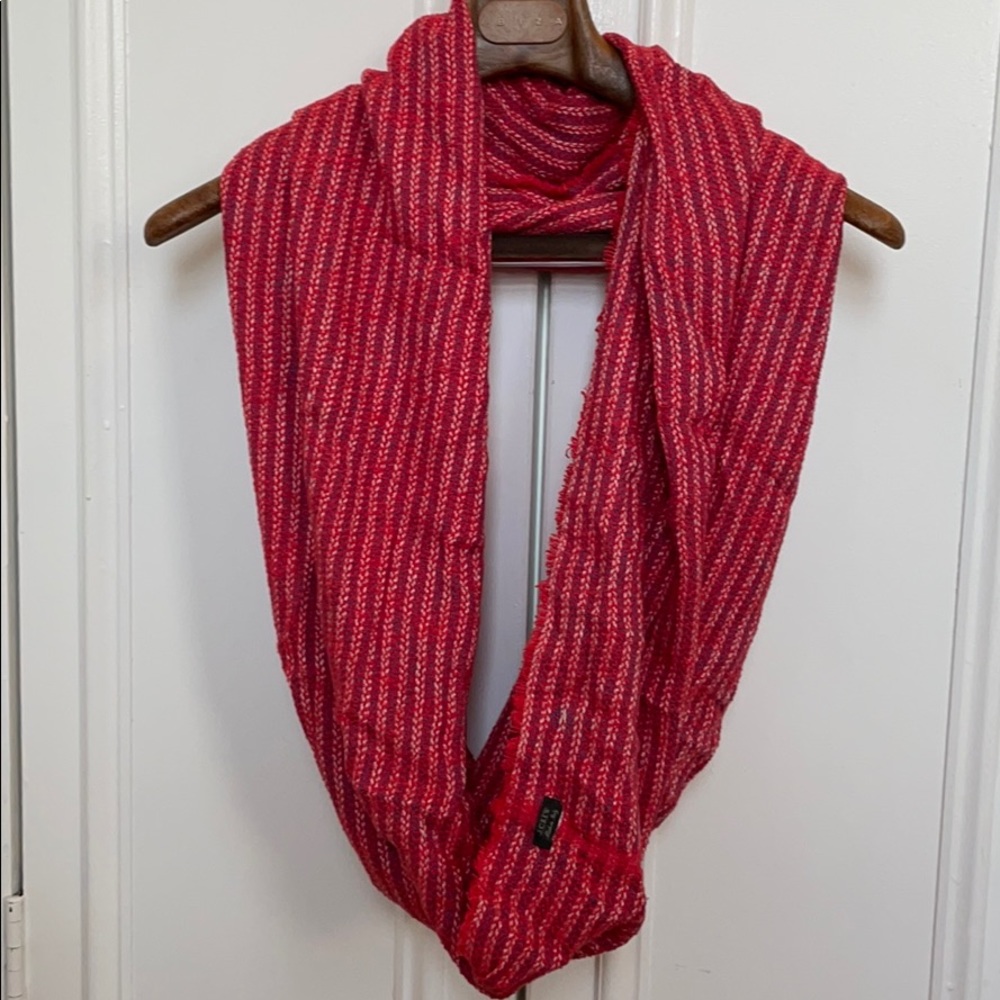 Infiniti scarf